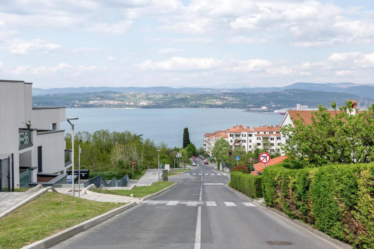 Auredius Deluxe Sea Apartment Koper Bagian luar foto